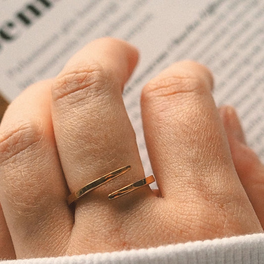 Céleste ring op de hand